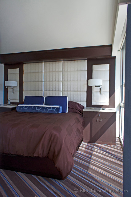 Интерьер современной спальной комнаты в теплых тонах
