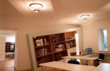 Дизайн рабочей комнаты в светлых тонах
