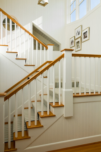 Современный дизайн интерьера лестницы в стиле минимализм