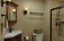 Дизайнерское решение для интересной ванной комнаты